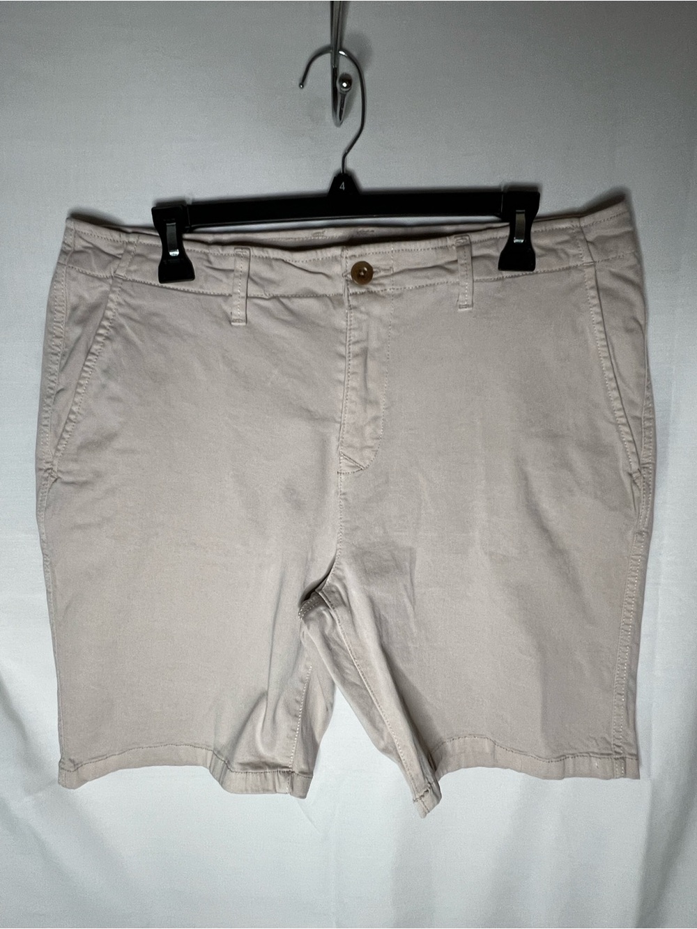 Lucky Brand Men's Beige Flat Front Shorts